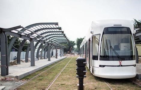 圖2 有軌電車