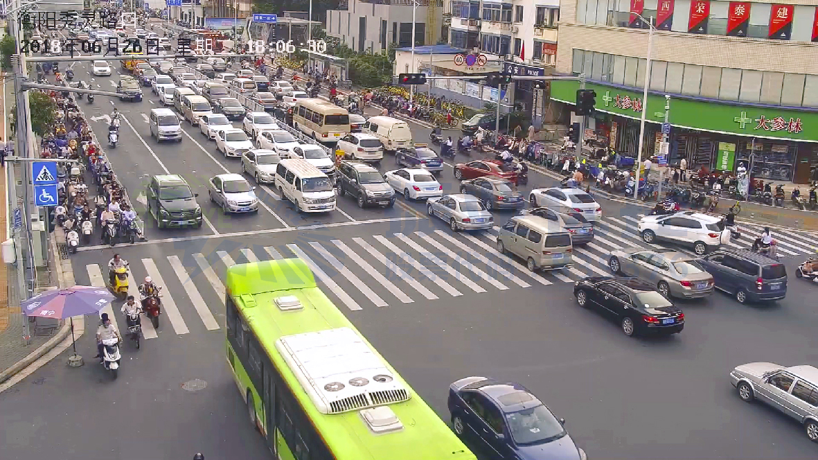 圖6?方案優(yōu)化前路口車(chē)輛回溢情況