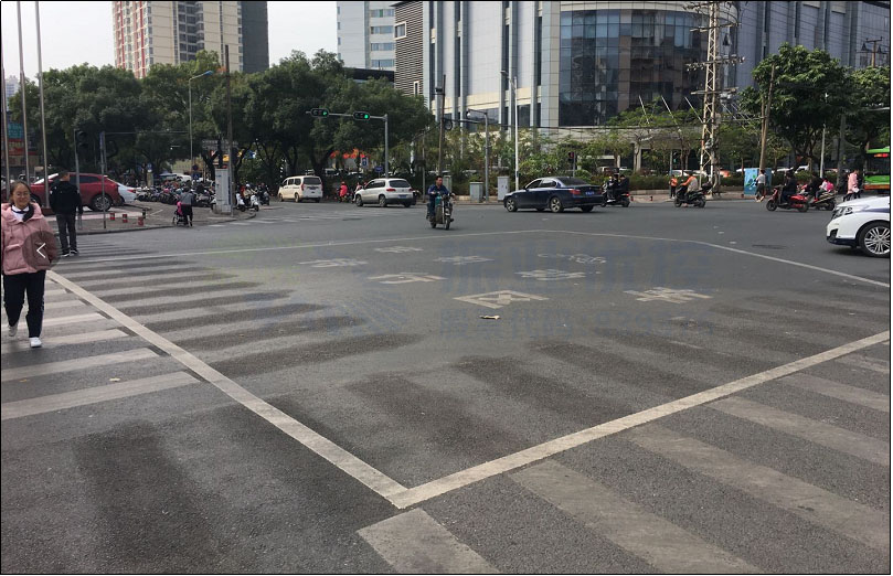 圖5 南進口新增非機動車待行區(qū)