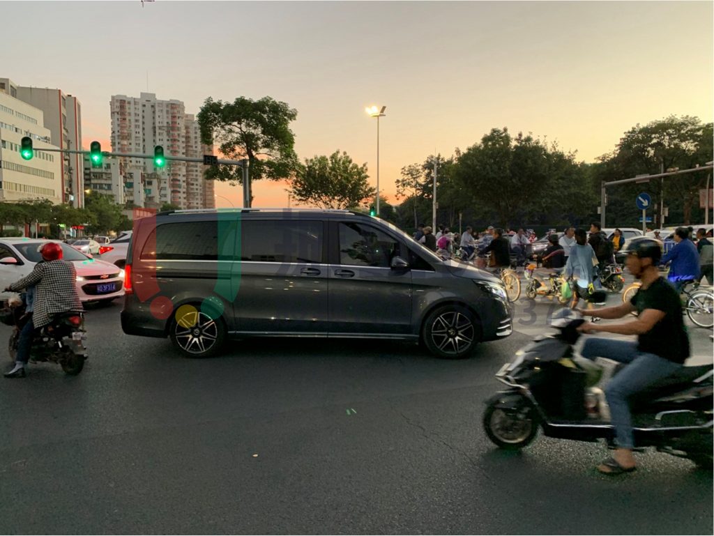 圖7 高峰時(shí)段南進(jìn)口左轉(zhuǎn)尾車與西面行人沖突