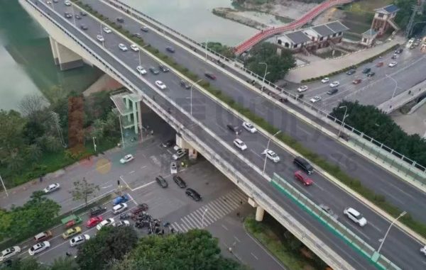 圖片1 江北大道-竹溪大道路口優(yōu)化前